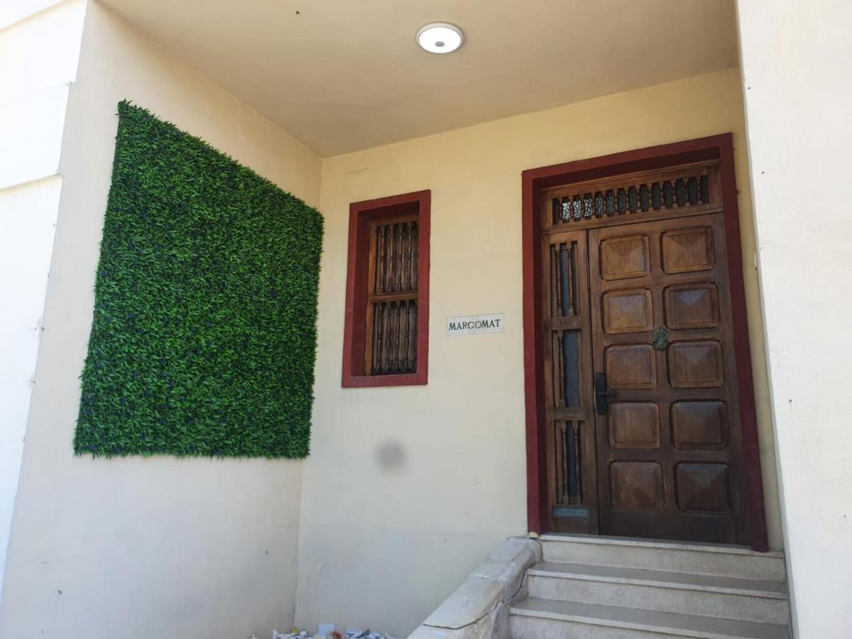 Ommi Hostel Saint Julian's Exterior foto